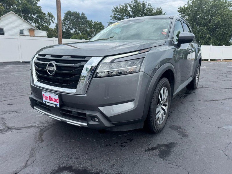 Used 2023 Nissan Pathfinder SL w/ Cargo Package AWD/4WD image 3