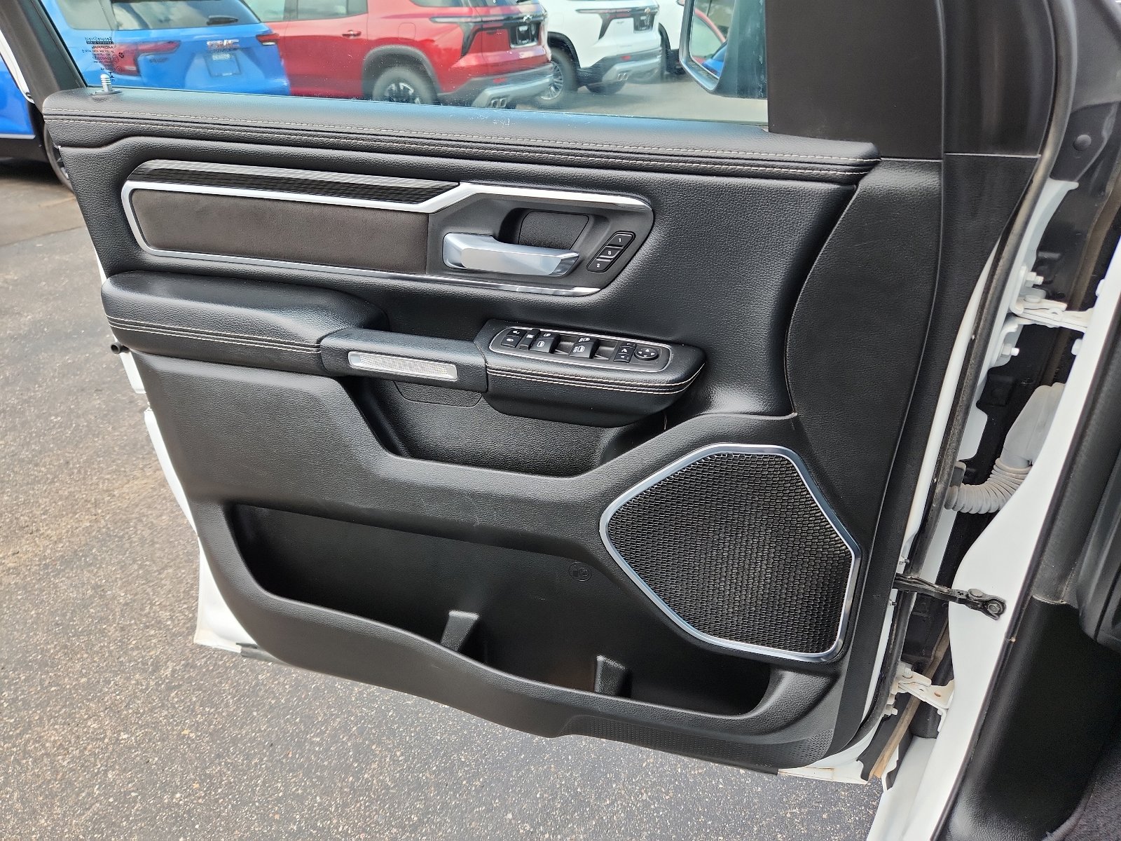 Used 2024 RAM 1500 Laramie RWD image 12