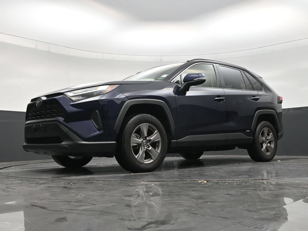 Used 2025 Toyota RAV4 XLE AWD/4WD image 20