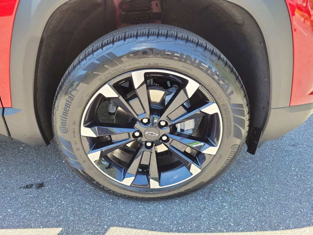 Used 2025 Chevrolet Equinox RS w/ Safety and Technology Package image 6