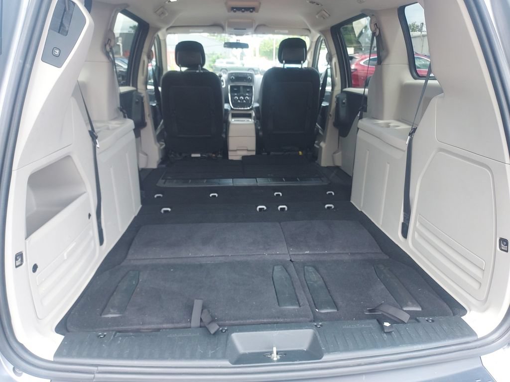 Used 2015 Dodge Grand Caravan SXT FWD image 36