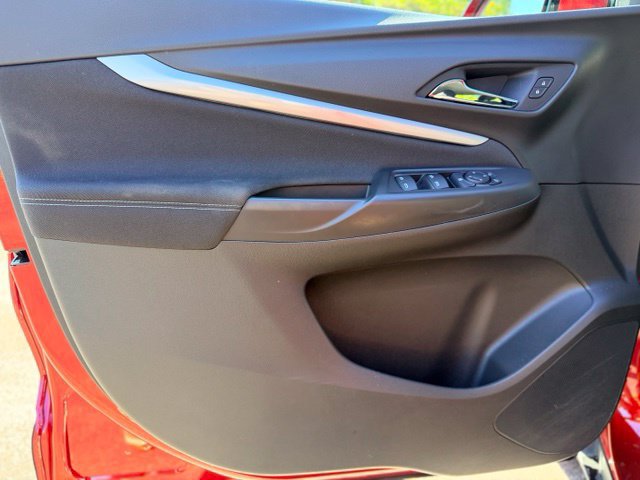 Used 2023 Chevrolet Bolt EUV LT w/ Comfort Package FWD image 19