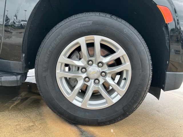 Used 2023 Chevrolet Suburban LS RWD image 10