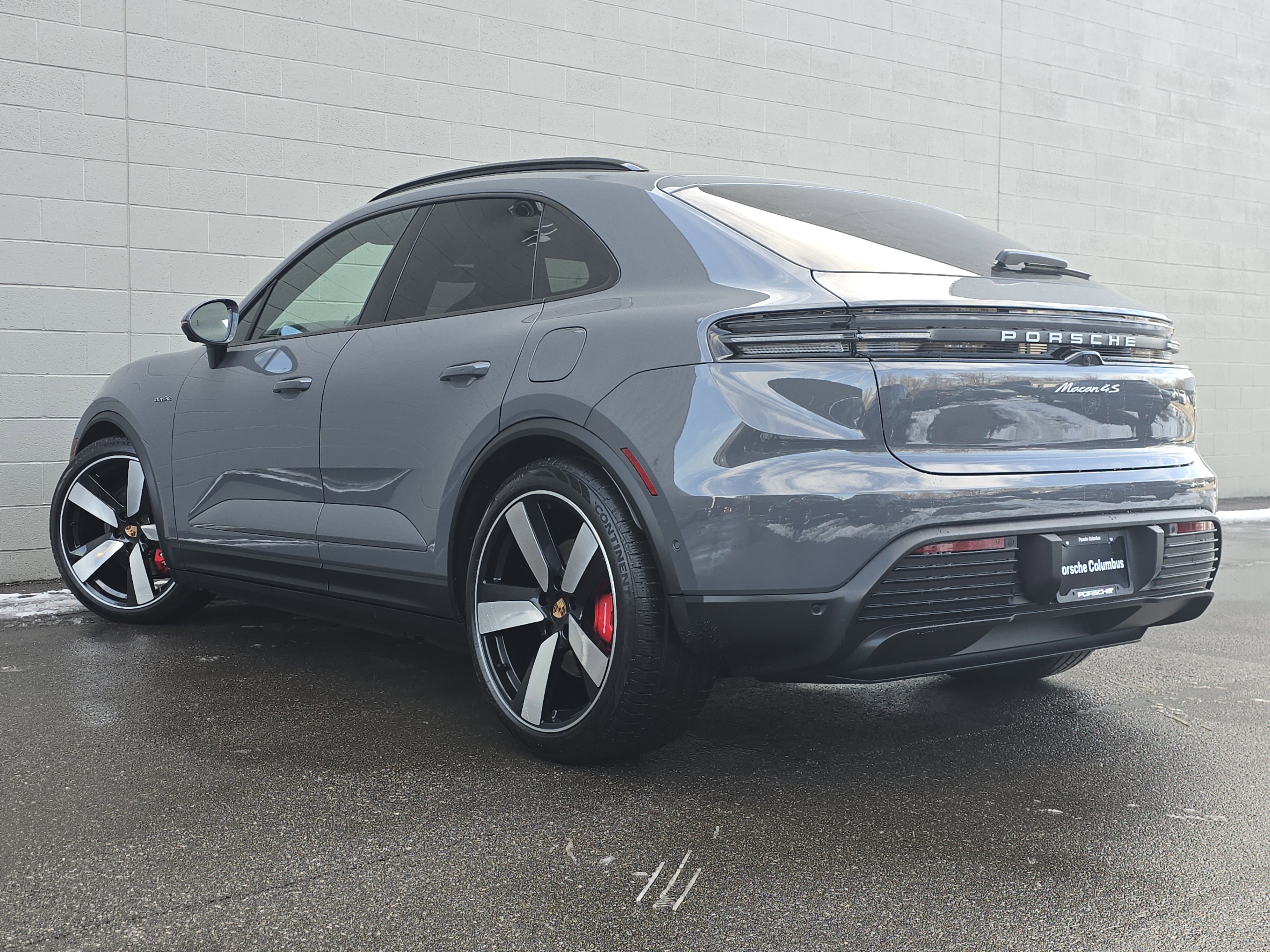 New 2025 Porsche Macan 4S Electric image 3