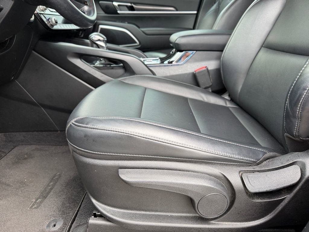 Used 2023 Kia Telluride LX FWD image 11