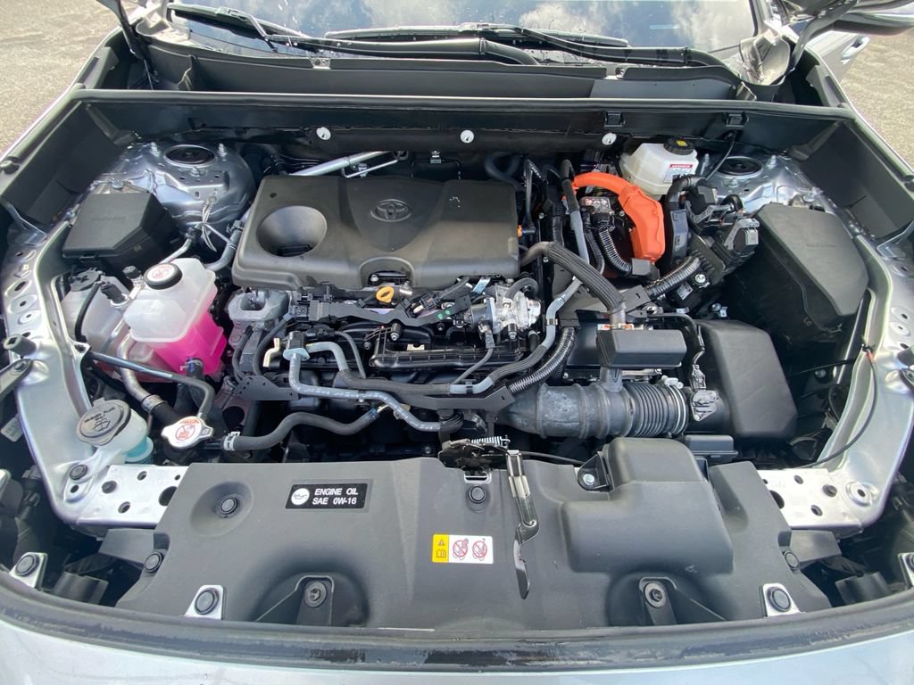 Used 2024 Toyota RAV4 XLE AWD/4WD image 30
