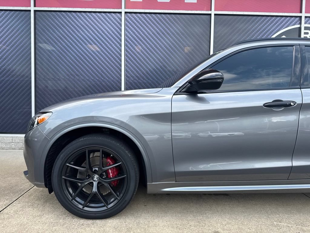 Used 2021 Alfa Romeo Stelvio Ti w/ Nero Edizione AWD/4WD image 16