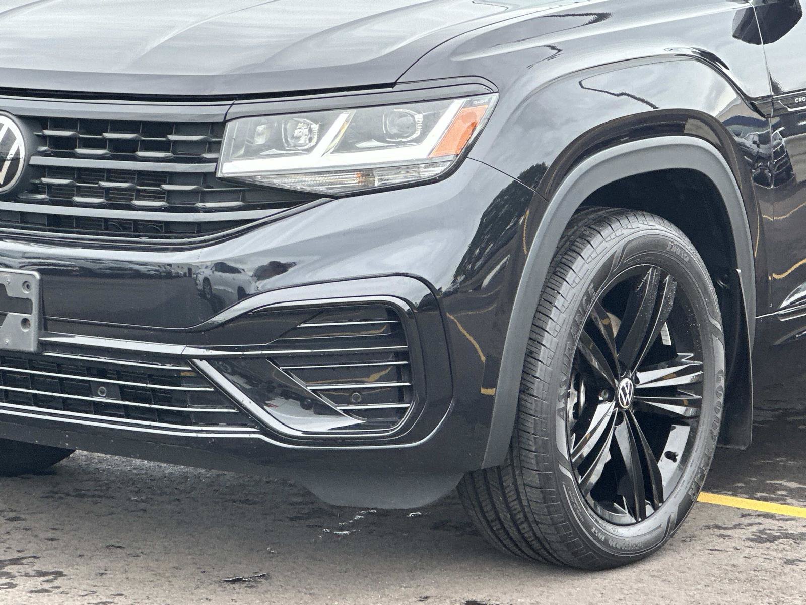 Used 2023 Volkswagen Atlas Cross Sport SEL R-Line AWD/4WD image 7