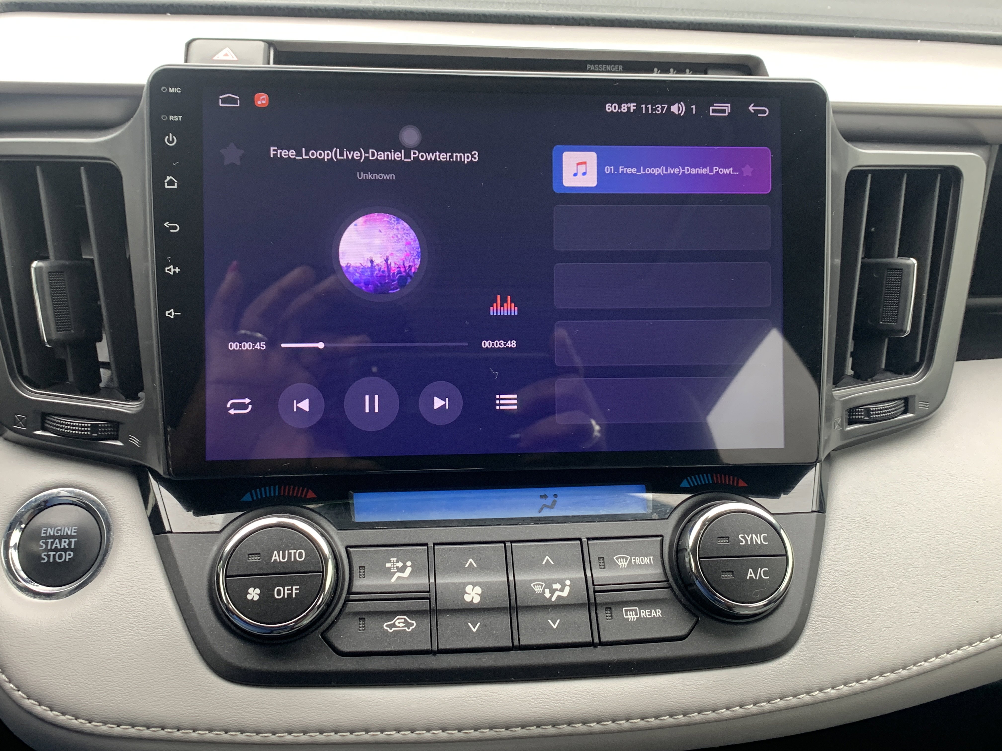 Used 2018 Toyota RAV4 XLE FWD image 16