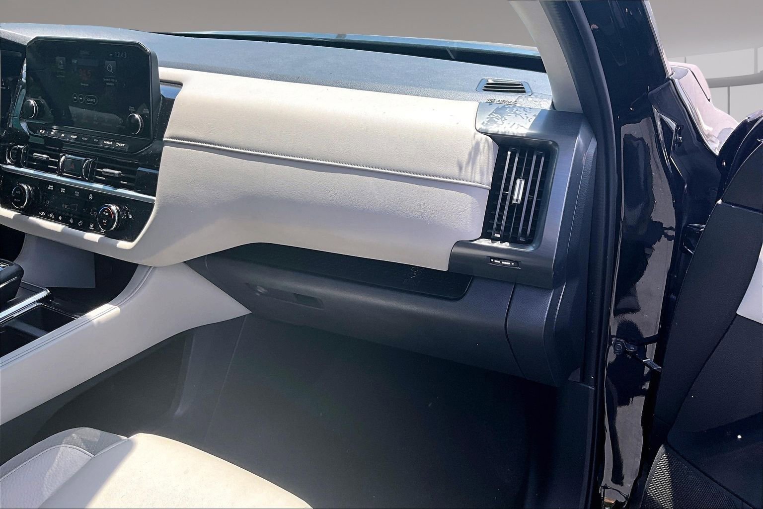Used 2022 Nissan Pathfinder SL AWD/4WD image 27