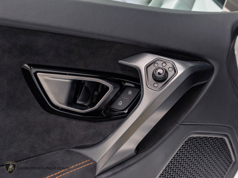 Used 2019 Lamborghini Huracan LP 580-2 RWD image 21