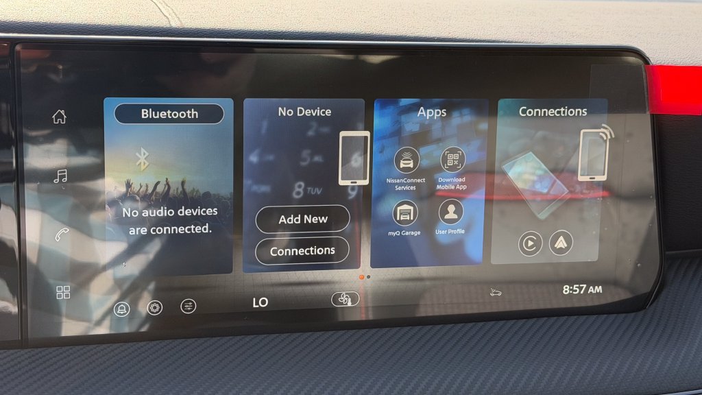 New 2026 Nissan Kicks SR FWD image 23
