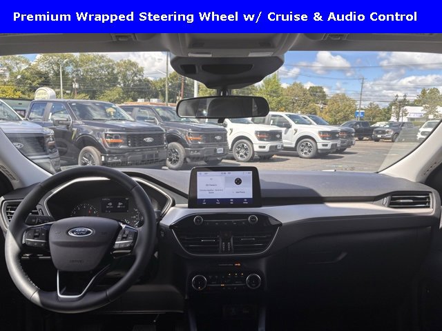 Used 2022 Ford Escape SEL image 3