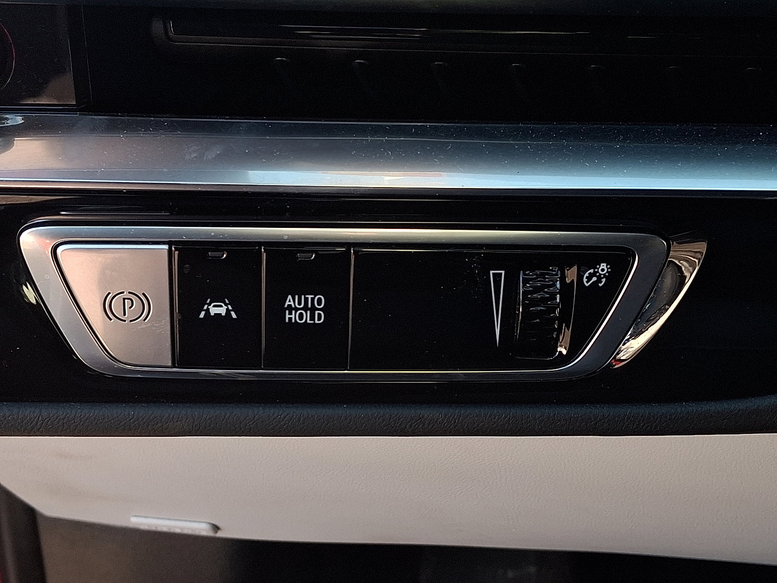 Used 2024 Cadillac Lyriq Luxury image 23