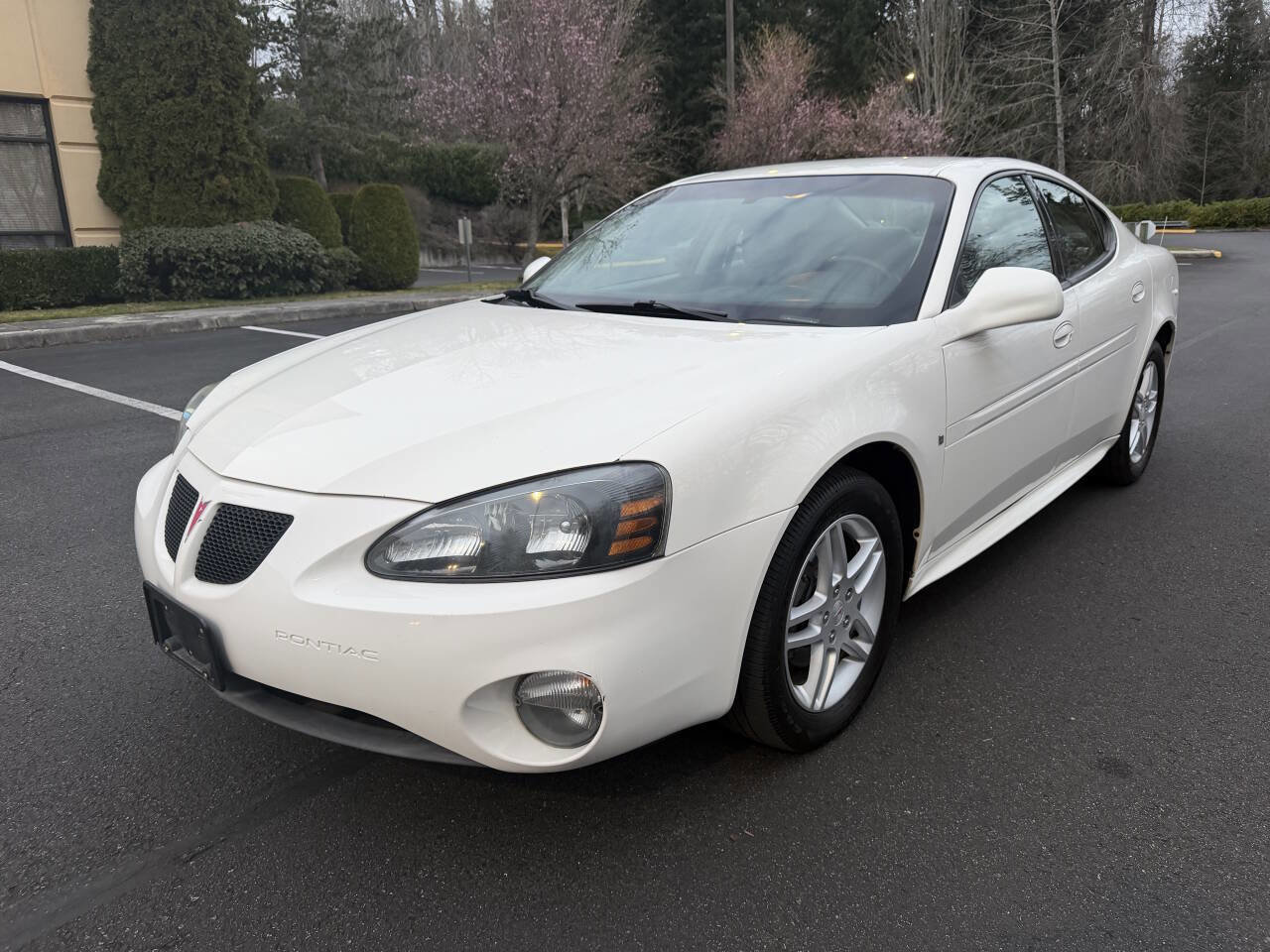 Used 2006 Pontiac Grand Prix GT w/ Sun And Sound Package image 1