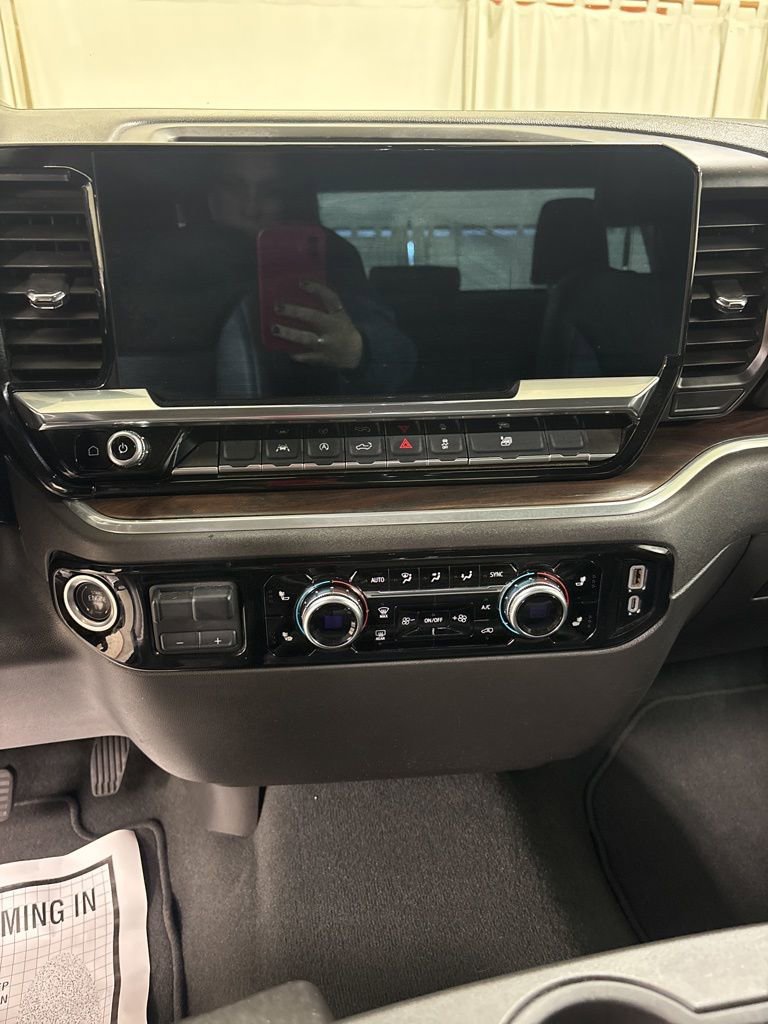 Used 2025 GMC Sierra 1500 SLT image 12