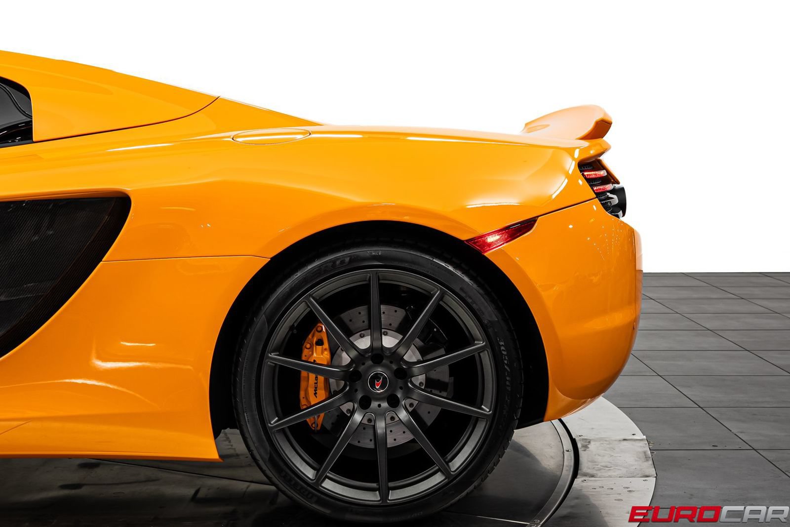 Used 2013 McLaren MP4-12C Spider RWD image 22