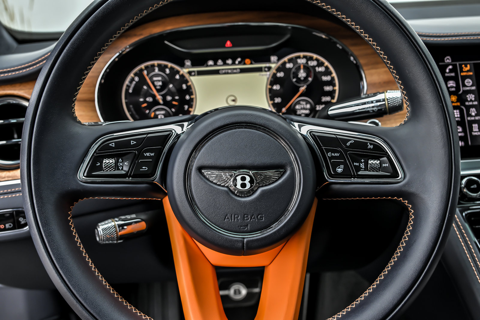 Certified 2023 Bentley Flying Spur Plug-In Hybrid AWD/4WD image 32