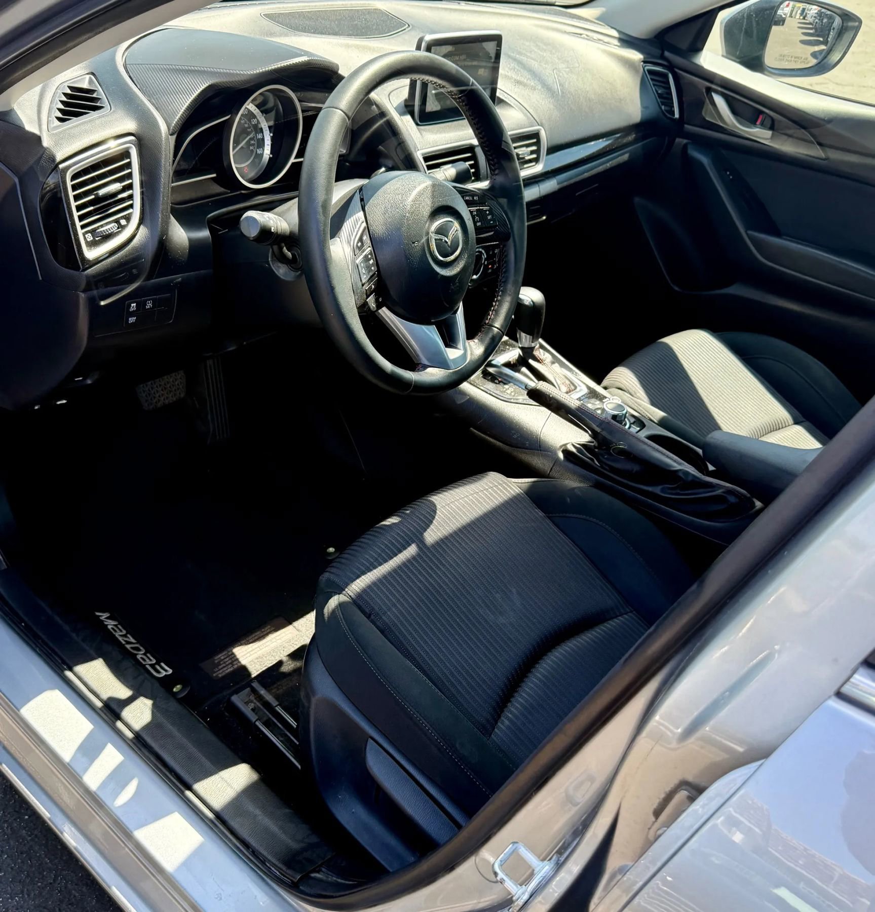 Used 2015 MAZDA MAZDA3 i Touring image 12