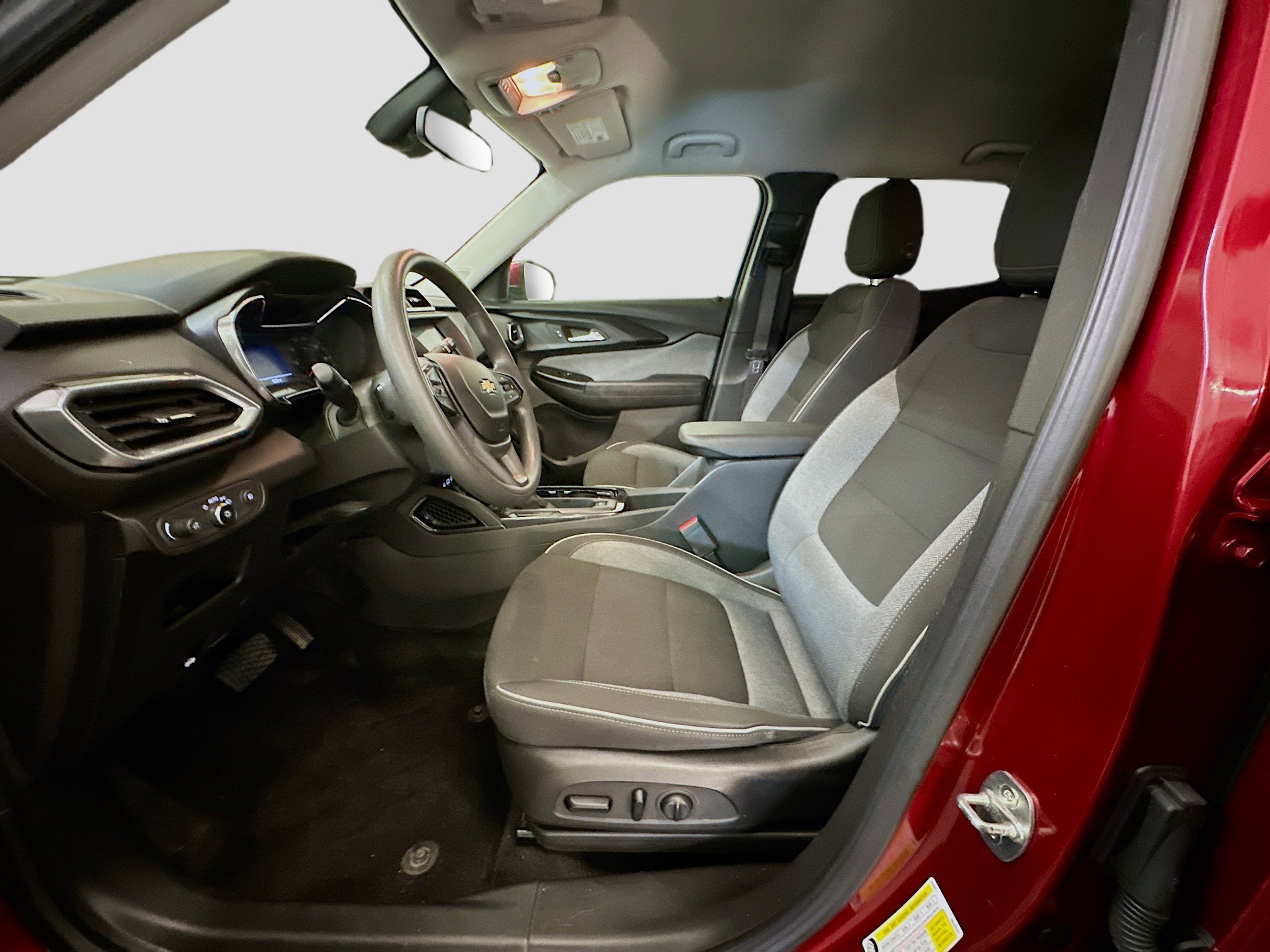 Used 2022 Chevrolet TrailBlazer LT AWD/4WD image 13