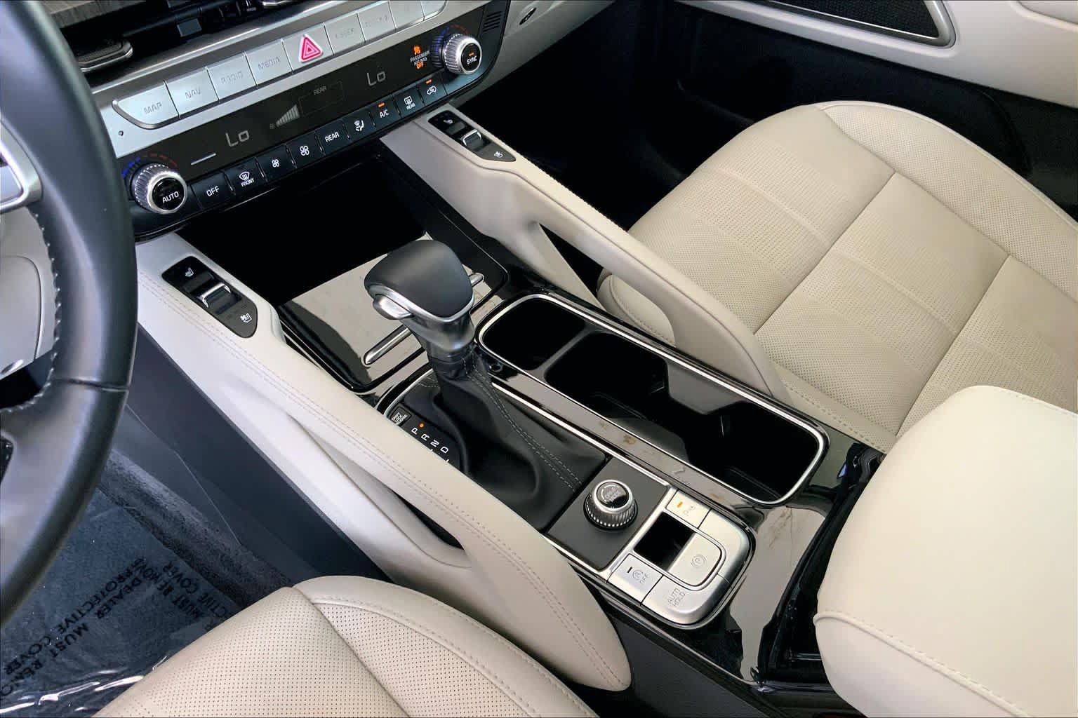 Used 2023 Kia Telluride EX w/ EX Captain's Chair Package FWD image 17
