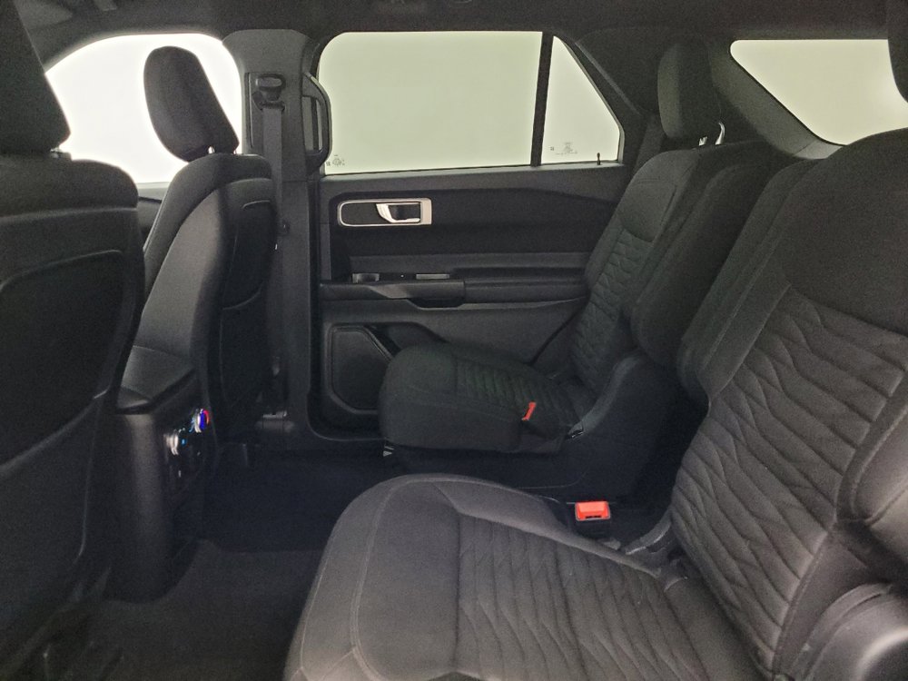 Used 2020 Ford Explorer XLT image 18