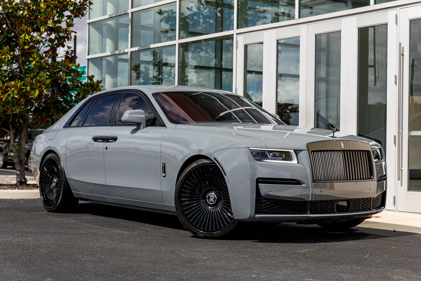 Used 2023 Rolls-Royce Ghost Black Badge w/ Black Badge Ghost Package AWD/4WD image 49