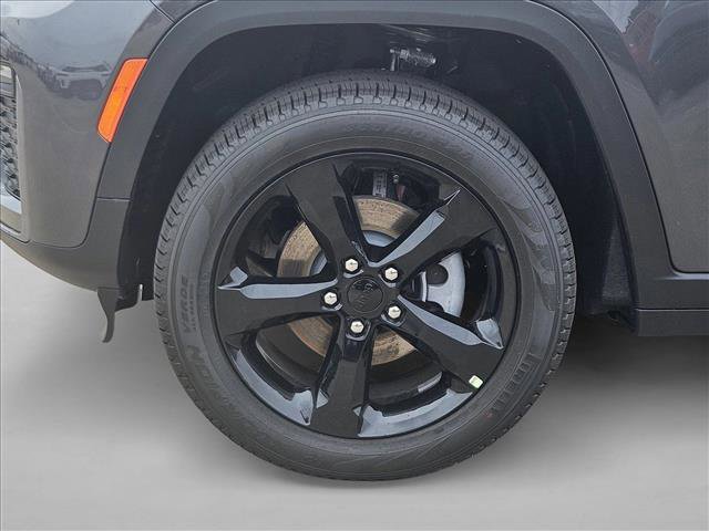 New 2026 Jeep Grand Cherokee Limited w/ Limited Altitude Package AWD/4WD image 10