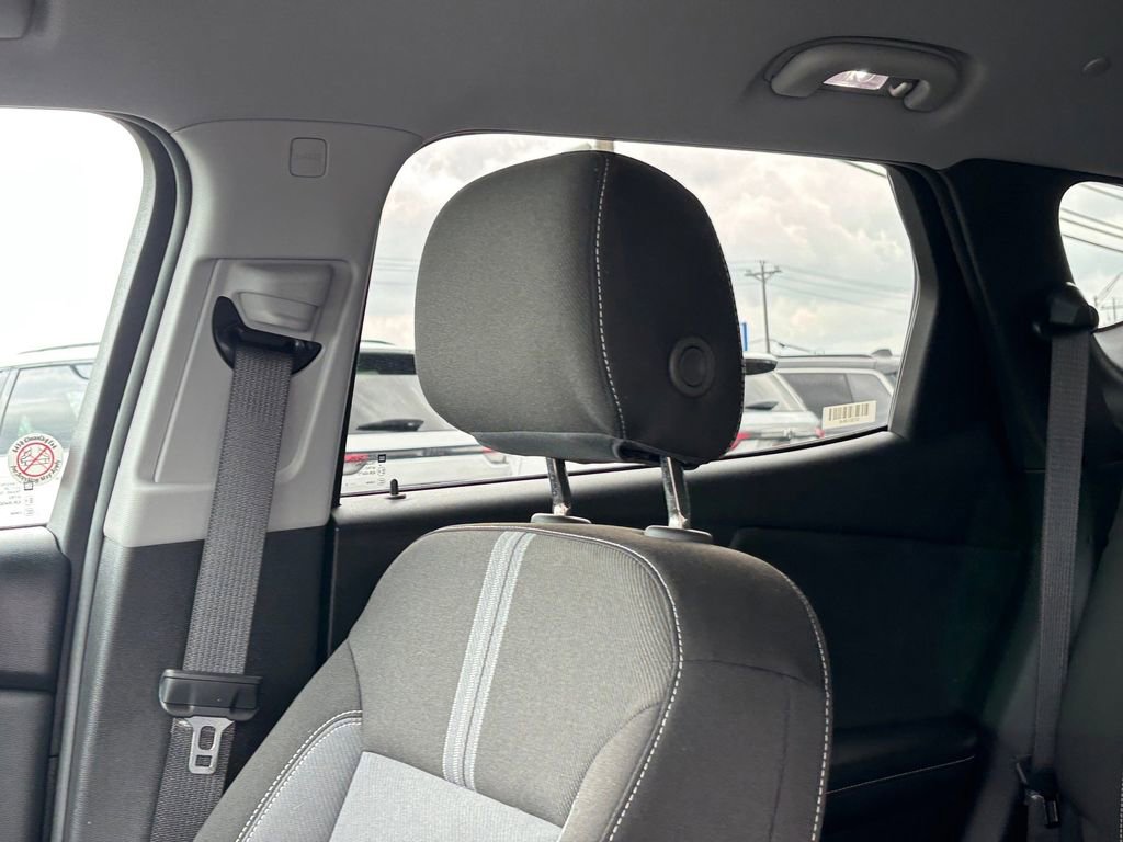 Used 2025 Chevrolet Blazer LT AWD/4WD image 13