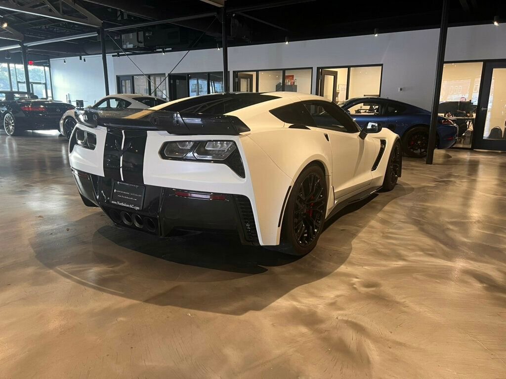 Used 2017 Chevrolet Corvette Z06 w/ Z07 Performance Package image 5