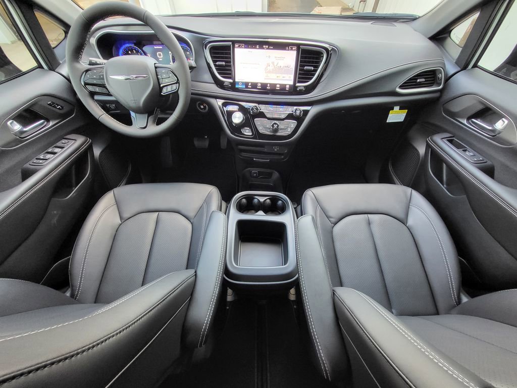 New 2026 Chrysler Pacifica Select w/ S Appearance Package image 24