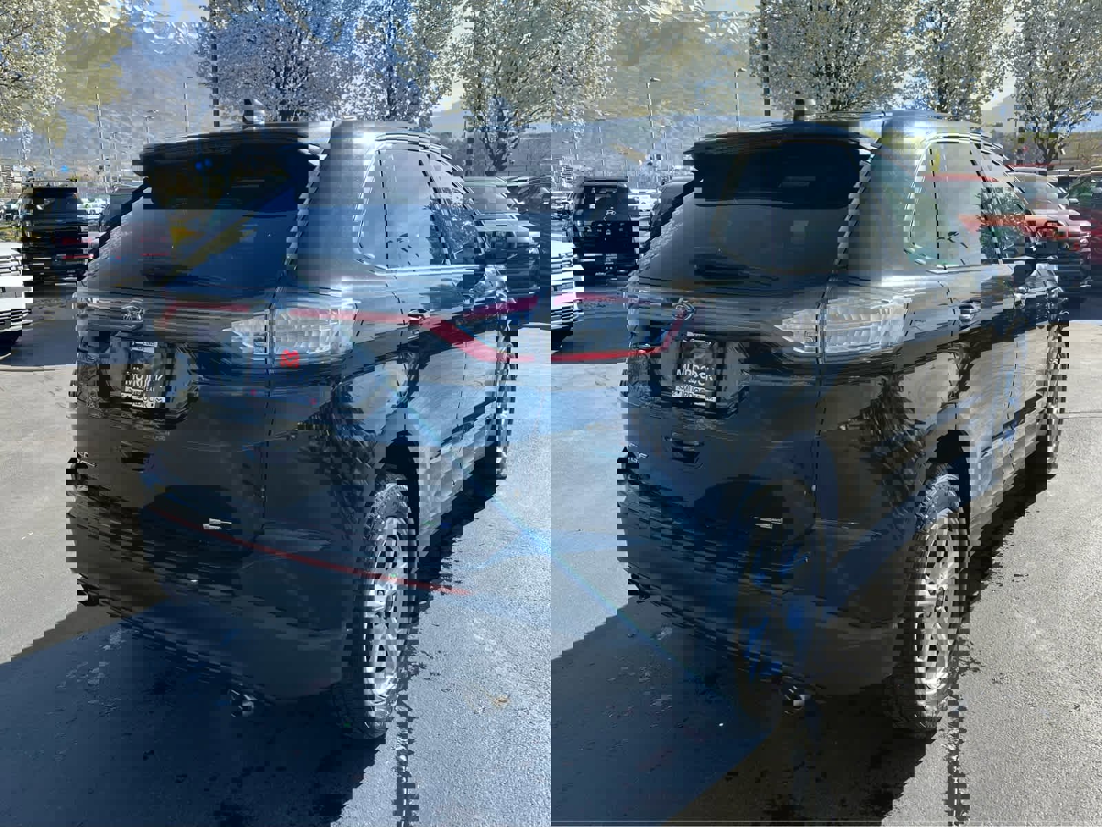 Used 2017 Ford Edge SE image 8