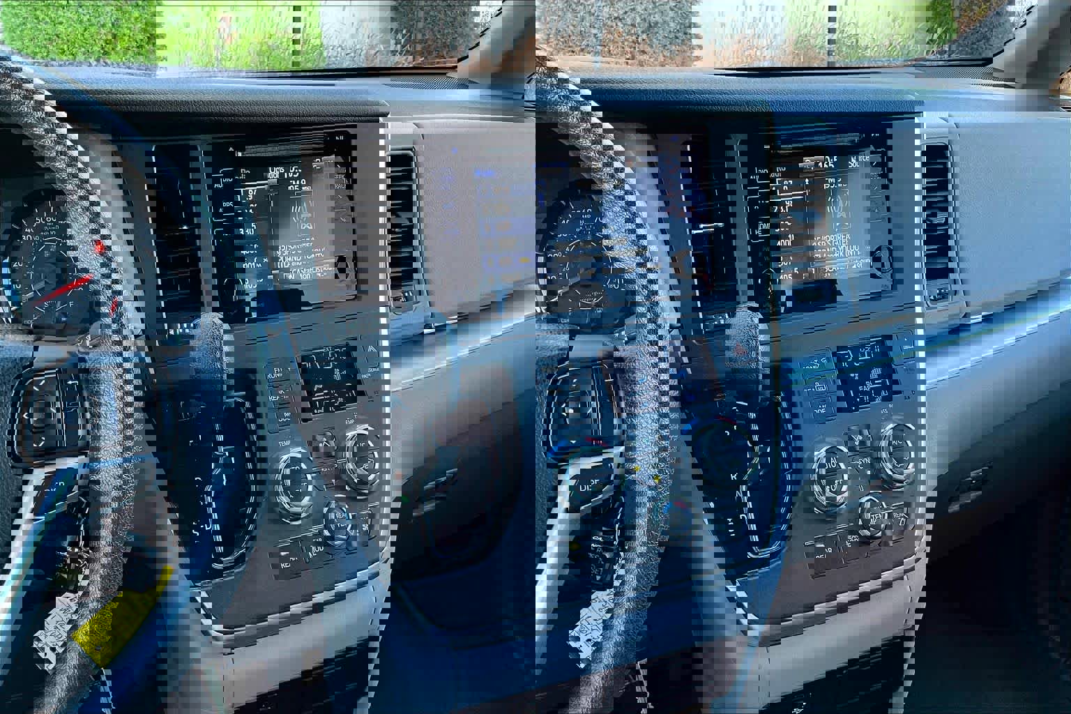 Certified 2017 Toyota Sienna LE image 6