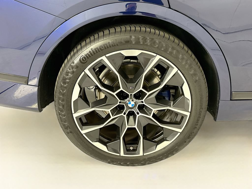 Certified 2026 BMW X7 xDrive40i w/ M Sport Package AWD/4WD image 32
