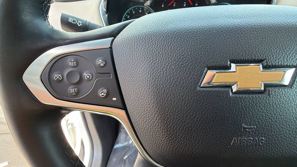 Used 2023 Chevrolet Traverse LT w/ LT Premium Package AWD/4WD image 19