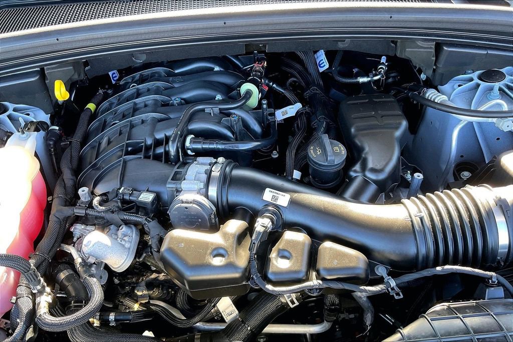 Used 2025 Jeep Grand Cherokee L Altitude image 10