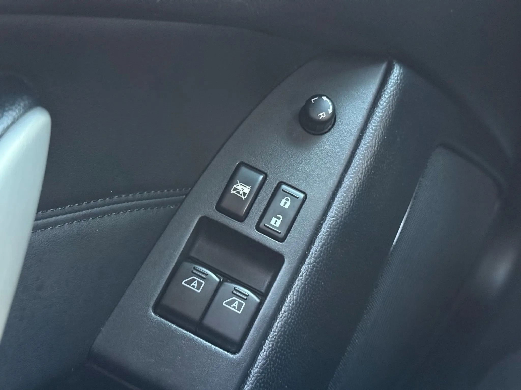 Used 2012 INFINITI G37 x Coupe w/ Premium Pkg image 23