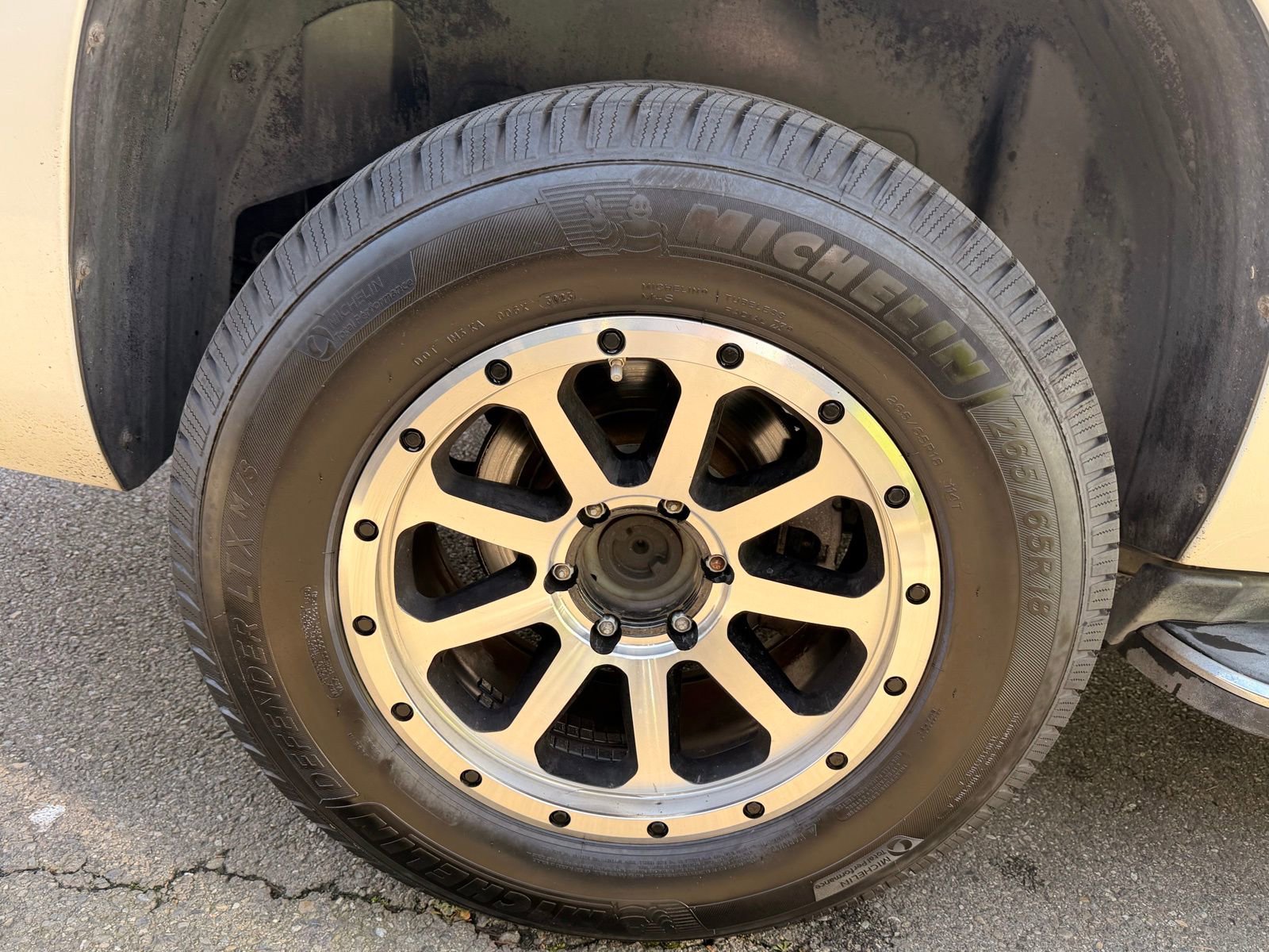 Used 2008 Cadillac Escalade EXT image 7