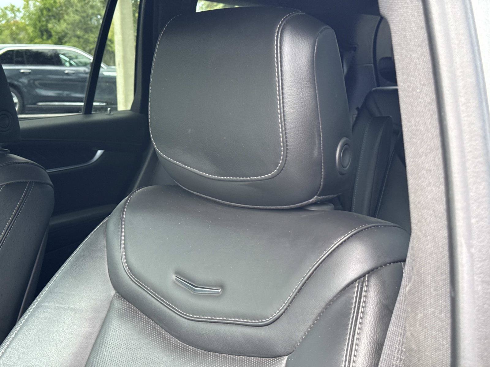 Used 2025 Cadillac XT6 Premium Luxury FWD image 14