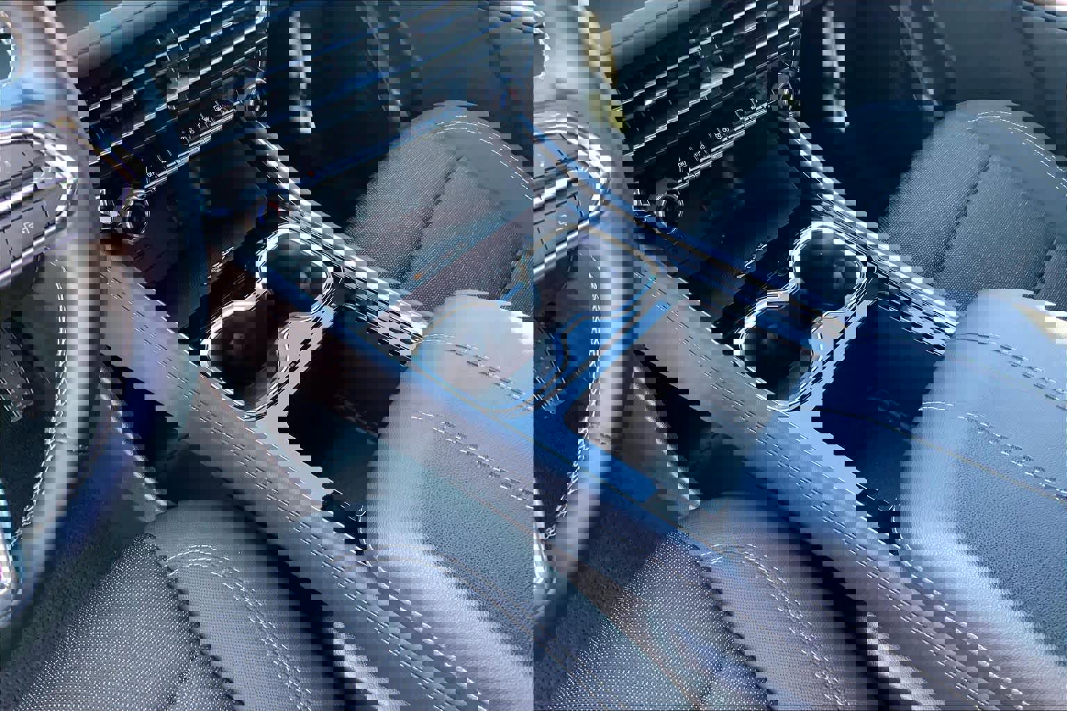 Used 2025 Chevrolet Traverse LT image 17