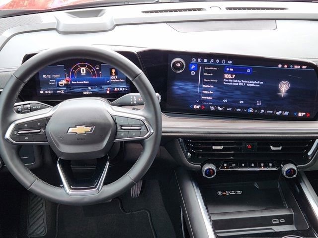 Used 2025 Chevrolet Suburban Premier image 28