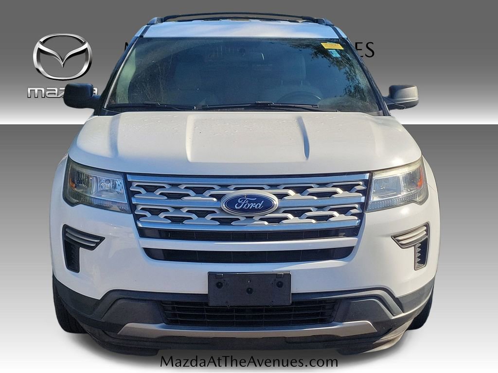 Used 2018 Ford Explorer XLT image 4