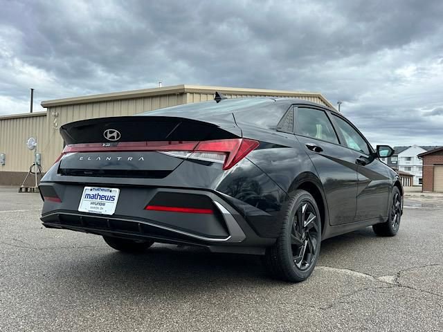 New 2026 Hyundai Elantra Sport image 4