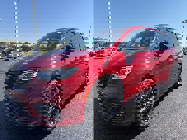 New 2026 Chrysler Pacifica Select image 5