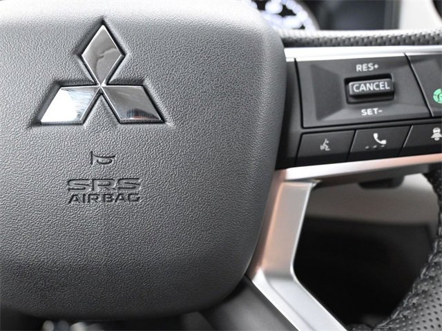 New 2025 Mitsubishi Outlander SE image 24