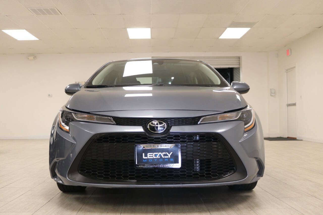Used 2022 Toyota Corolla LE image 3