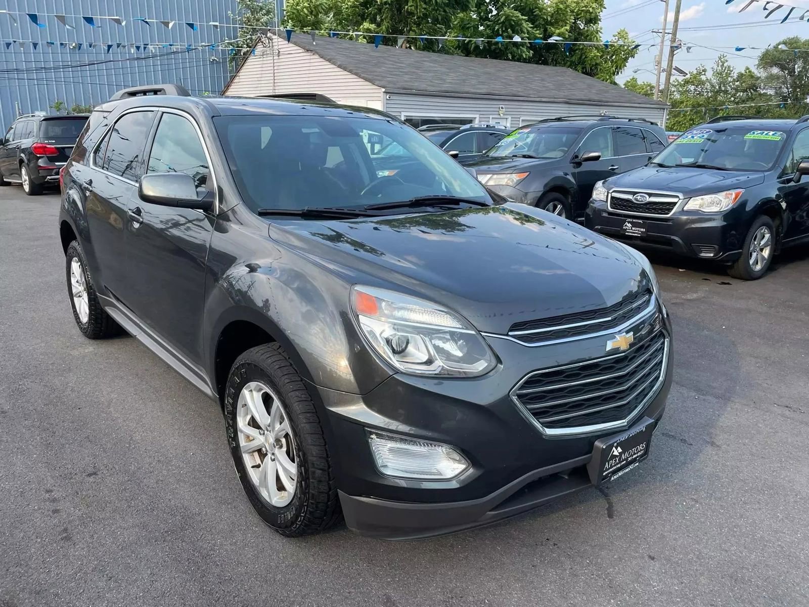 Used 2017 Chevrolet Equinox LT w/ Convenience Package image 3