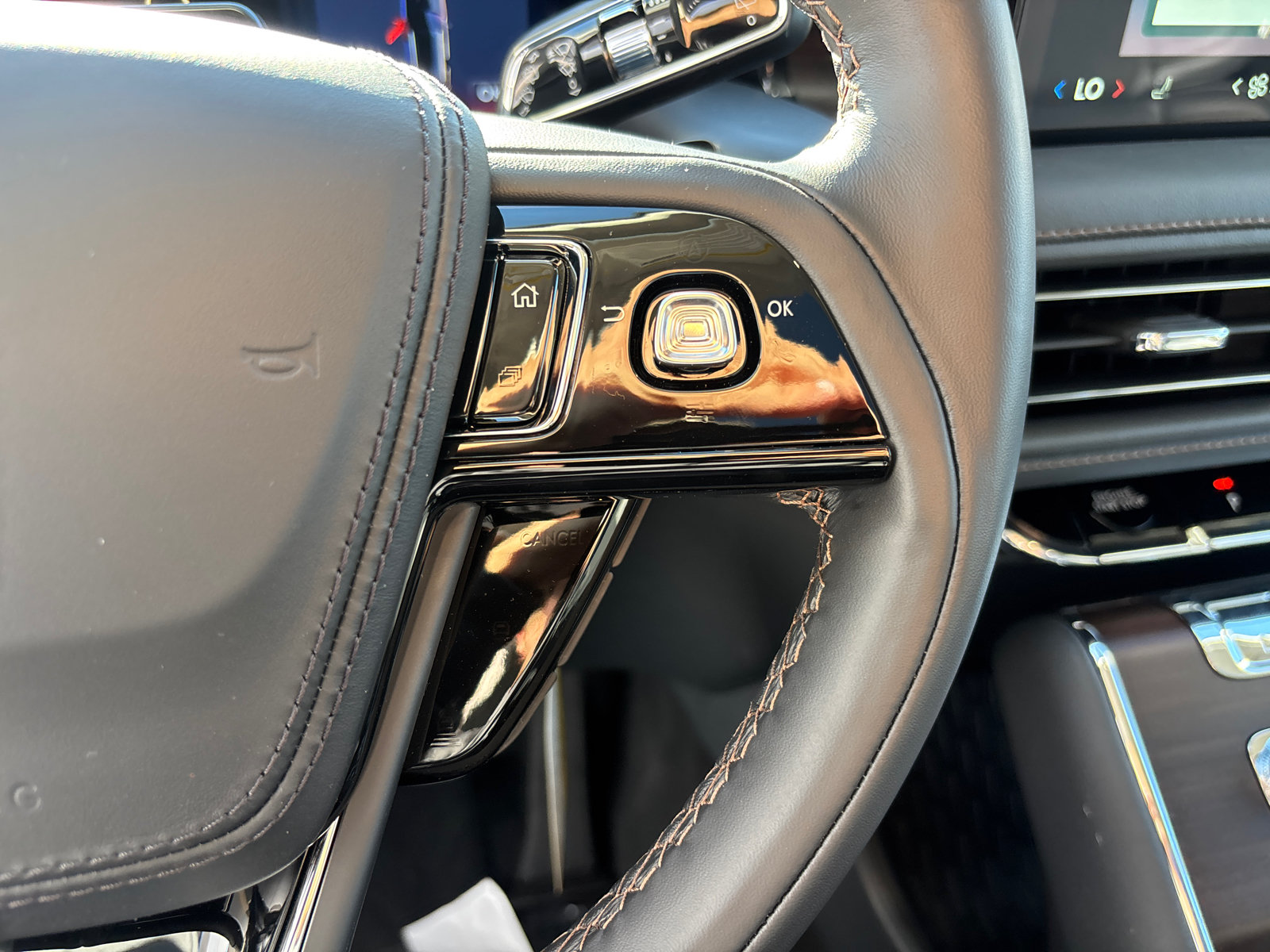 New 2027 Lincoln Aviator Reserve AWD/4WD image 17