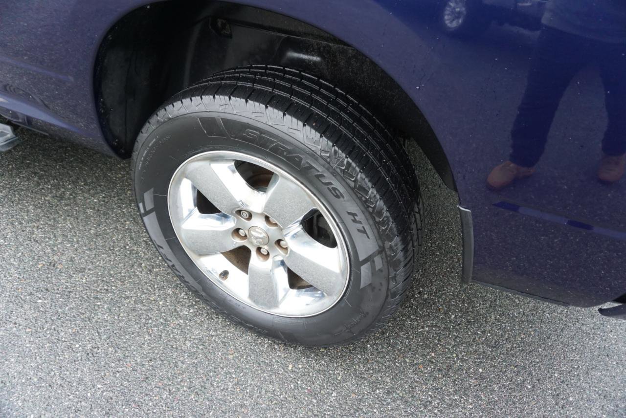 Used 2019 RAM 1500 Express w/ Express Value Package AWD/4WD image 8