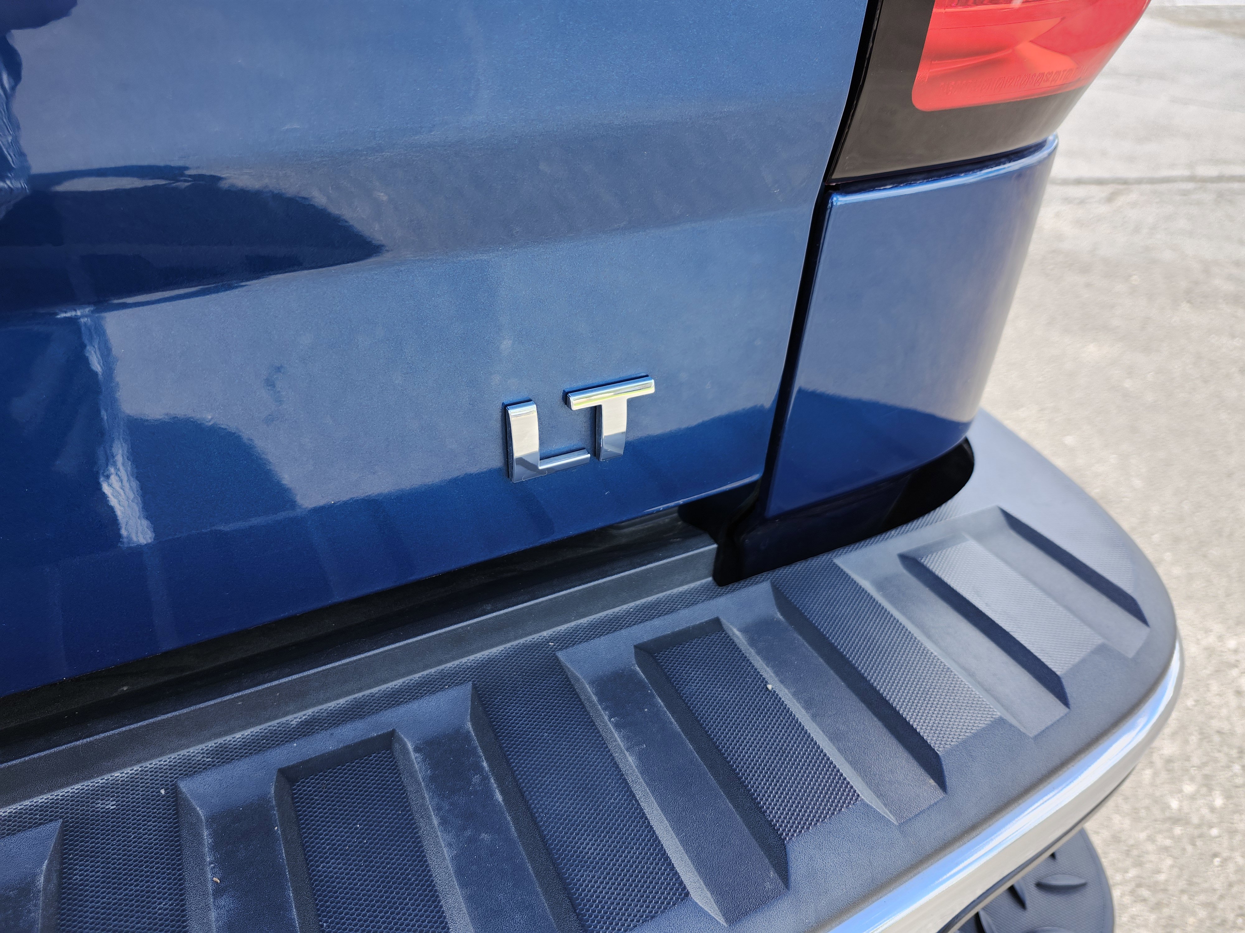 Used 2018 Chevrolet Silverado 1500 LT w/ All Star Edition image 25